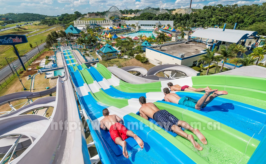 買(mǎi)水上樂(lè)園設(shè)備一定要去廠家考察